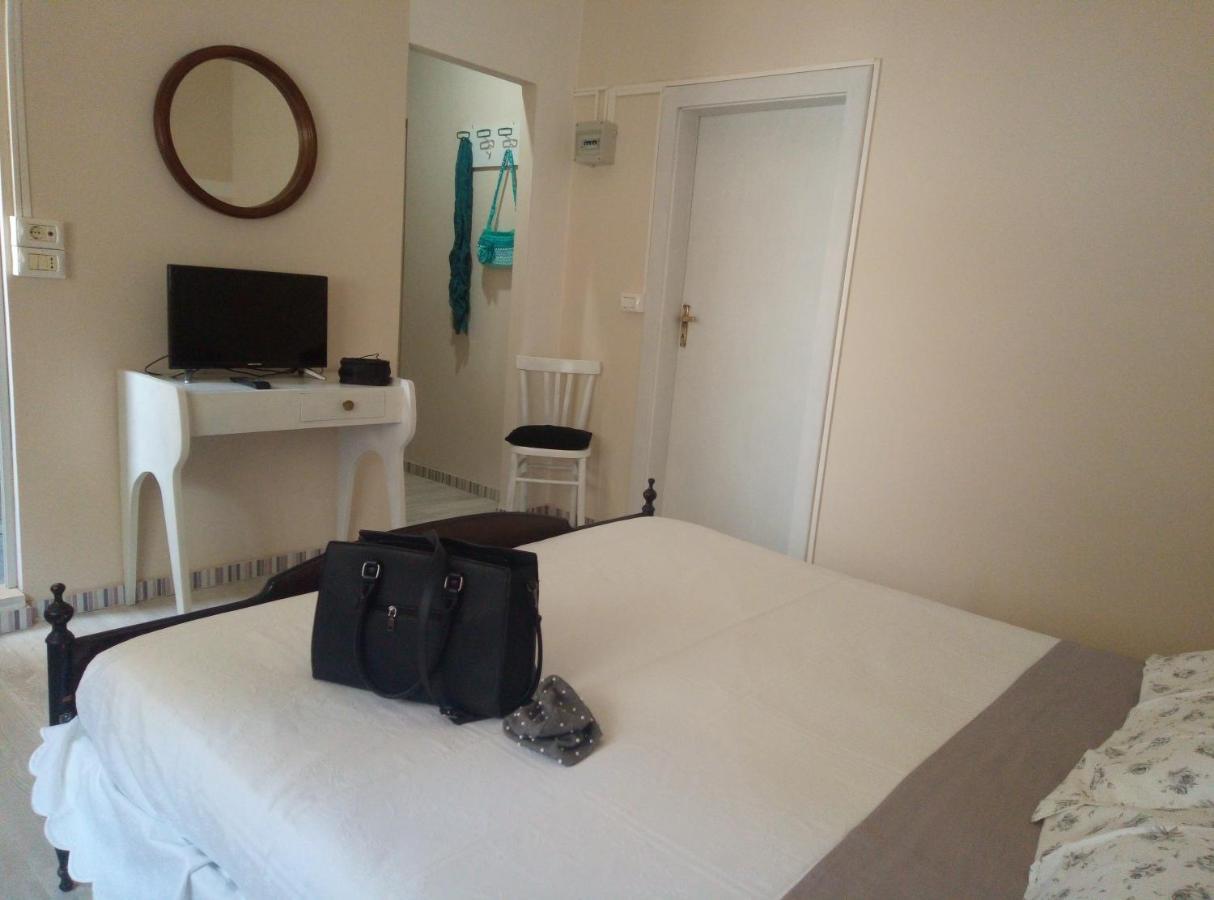 La Villa Bellaria-Igea Marina Eksteriør billede